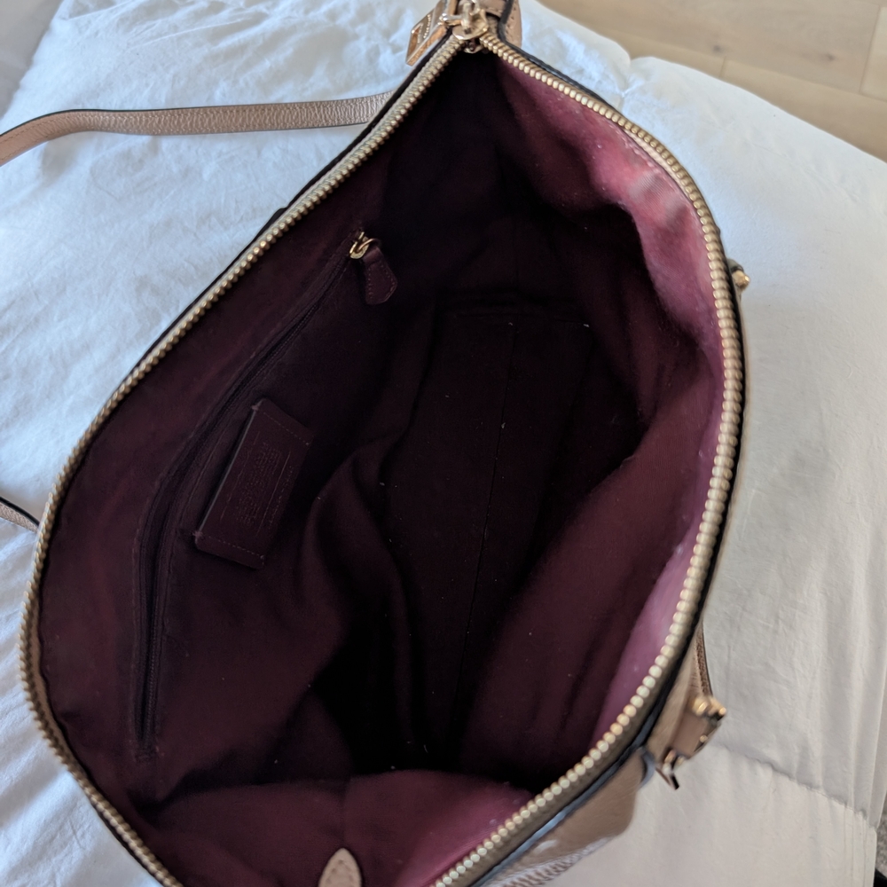 Coach Tan Leather Women's Bag - Picture 6 of 6